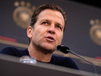 DFB-Direktor Oliver Bierhoff hat sich zurückhaltend zu den Olympia-Ideen von Thomas Müller geäußert. Foto: Marius Becker/dpa DFB-Direktor Oliver Bierhoff hat sich zurückhaltend zu den Olympia-Ideen von Thomas Müller geäußert. Foto: Marius Becker/dpa