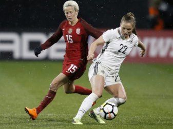 Tabea Kemme (r.) beendet vorzeitig ihre Karriere Tabea Kemme (r.) beendet vorzeitig ihre Karriere