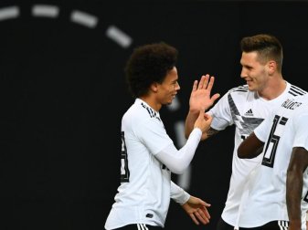Leroy Sané (l) und Niklas Süle wollen beide zur Fußball-EM. Foto: Soeren Stache/dpa Leroy Sané (l) und Niklas Süle wollen beide zur Fußball-EM. Foto: Soeren Stache/dpa