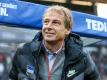 Jürgen Klinsmann will Hertha BSC mittelfristig in den Europapokal führen. Foto: Andreas Gora/dpa