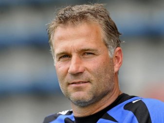 Hat seinen Vertrag in Duisburg verlängert: Trainer Thomas Gerstner. Foto: Andreas Gebert/dpa Hat seinen Vertrag in Duisburg verlängert: Trainer Thomas Gerstner. Foto: Andreas Gebert/dpa