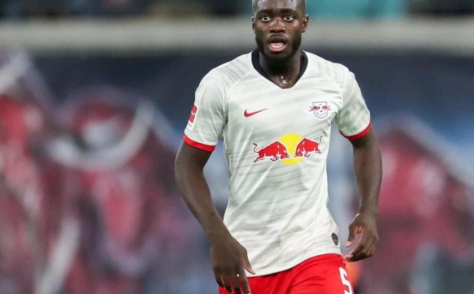 Dayot Upamecano will mit RB Leipzig deutscher Meister werden. Foto: Jan Woitas/zb/dpa