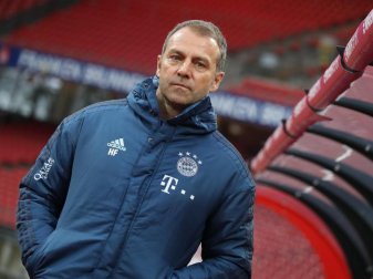 Bayern-Trainer Hansi Flick trifft mit seinem Team auf Hertha BSC. Foto: Daniel Karmann/dpa