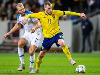 Der Schwede John Guidetti (r) spielt jetzt in der 2. Liga für Hannover 96. Foto: Andreas L Eriksson/Bildbyran via ZUMA Press/dpa