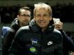 Klinsmann darf weiterhin auf der Trainerbank sitzen