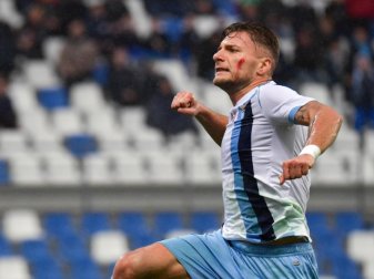 Der frühere BVB-Stürmer Immobile hat beim 5:1-Erfolg von Lazio Rom gegen Sampdoria Genua dreifach getroffen. Foto: Massimo Paolone/Lapresse via ZUMA Press/dpa