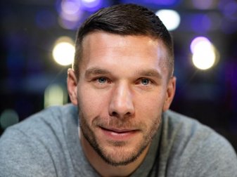 Lukas Podolski soll mit einem türkischen Club einig sein. Foto: Bernd Thissen/dpa Lukas Podolski soll mit einem türkischen Club einig sein. Foto: Bernd Thissen/dpa