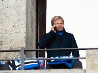 Für Oliver Kahn war das Gastspiel in Berlin die erste Pflichtspiel-Dienstreise als Vorstandsmitglied des FC Bayern. Foto: Soeren Stache/dpa-Zentralbild/dpa