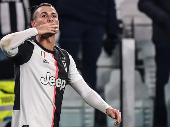 Ronaldo erzielte beim 2:1 gegen Parma beide Treffer Ronaldo erzielte beim 2:1 gegen Parma beide Treffer