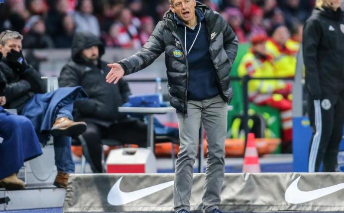 Trainer Jürgen Klinsmann wünscht sich noch einen Neuzugang für die Berliner Offensive. Foto: Andreas Gora/dpa