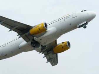 St. Pauli wartet auf den Rückflug aus Spanien