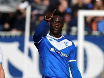 Italien: Mario Balotelli wurde für zwei Spiele gesperrt Italien: Mario Balotelli wurde für zwei Spiele gesperrt