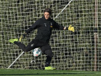 Sieht keinen Vorteil für Gladbach durch die höhere Belastung der Konkurrenz: Torwart Yann Sommer. Foto: Friso Gentsch/dpa Sieht keinen Vorteil für Gladbach durch die höhere Belastung der Konkurrenz: Torwart Yann Sommer. Foto: Friso Gentsch/dpa