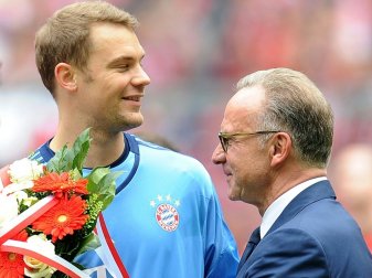 Karl-Heinz Rummenigge lobt Bayern-Torhüter Manuel Neuer Karl-Heinz Rummenigge lobt Bayern-Torhüter Manuel Neuer