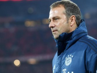 Bayern-Trainer Hansi Flick gibt seiner Mannschaft nach dem überzeugenden Sieg gegen Schalke den Sonntag frei. Foto: Tobias Hase/dpa Bayern-Trainer Hansi Flick gibt seiner Mannschaft nach dem überzeugenden Sieg gegen Schalke den Sonntag frei. Foto: Tobias Hase/dpa