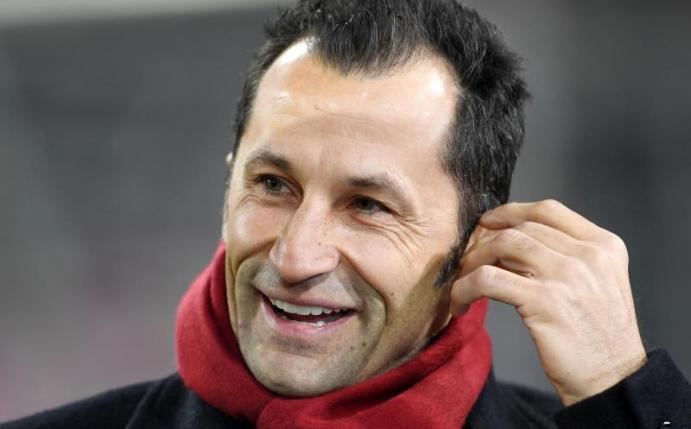 Für Sportdirektor Hasan Salihamidzic ist der Bayern-Kader komplett. Foto: Tobias Hase/dpa