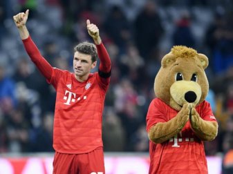 Bayern-Star Thomas Müller erzielte sein 100. Pflichtspieltor in der Münchner Allianz Arena. Foto: Tobias Hase/dpa Bayern-Star Thomas Müller erzielte sein 100. Pflichtspieltor in der Münchner Allianz Arena. Foto: Tobias Hase/dpa