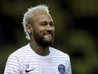 Neymar war der Matchwinner beim PSG-Sieg in Lille. Foto: Daniel Cole/AP/dpa Neymar war der Matchwinner beim PSG-Sieg in Lille. Foto: Daniel Cole/AP/dpa