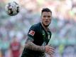 Nicht zufrieden: Wolfsburg-Angreifer Daniel Ginczek. Foto: Peter Steffen/dpa