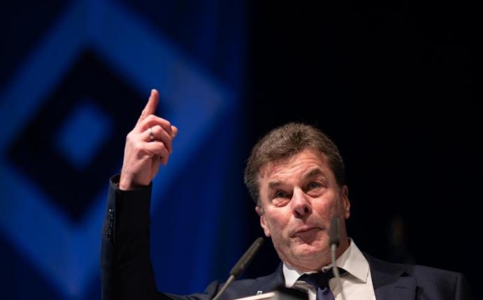 Trainer Dieter Hecking warnt vor Larifari beim Hamburger SV. Foto: Daniel Reinhardt/dpa