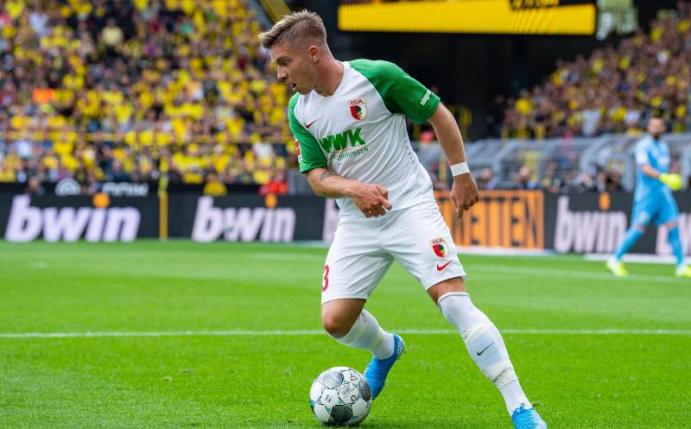 Geht auf Leihbasis vom FC Augsburg nach Zürich: Mads Pedersen. Foto: Guido Kirchner/dpa
