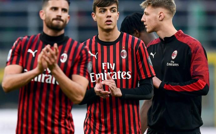 Daniel Maldini (Mitte) gab sein Debüt in der Serie A