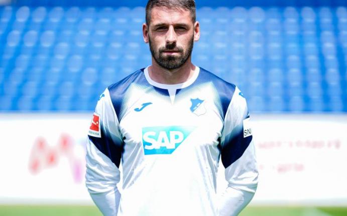Sieht sich in Hoffenheim als Nummer zwei: Torwart Philipp Pentke. Foto: Uwe Anspach/dpa