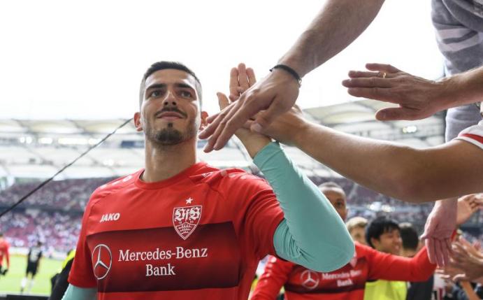 Wird im Pokalspiel gegen Bayer Leverkusen im Tor des VfB stehen: Stuttgarts Keeper Fabian Bredlow. Foto: Edith Geuppert/dpa