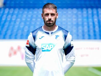 Sieht sich in Hoffenheim als Nummer zwei: Torwart Philipp Pentke. Foto: Uwe Anspach/dpa