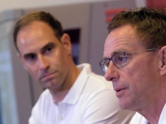 Früher gemeinsam bei RB Leipzig: Oliver Mintzlaff (l) und Ralf Rangnick. Foto: Sebastian Willnow/dpa-Zentralbild/dpa