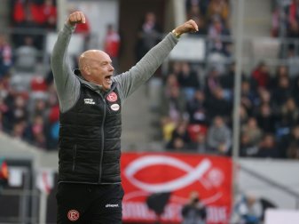 Trainer Rösler freut sich über seinen ersten Sieg Trainer Rösler freut sich über seinen ersten Sieg