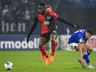 Torunarigha (l.) wurde offenbar rassistisch beleidigt Torunarigha (l.) wurde offenbar rassistisch beleidigt