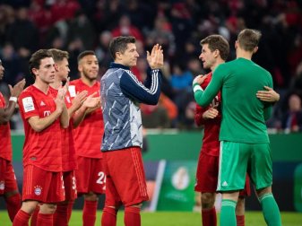 Zum 13. Mal in Folge durften die Bayern-Profis den Einzug ins Pokal-Viertelfinale feiern. Foto: Matthias Balk/dpa Zum 13. Mal in Folge durften die Bayern-Profis den Einzug ins Pokal-Viertelfinale feiern. Foto: Matthias Balk/dpa