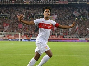 Daniel Didavi schießt den VfB zum Sieg gegen Aue