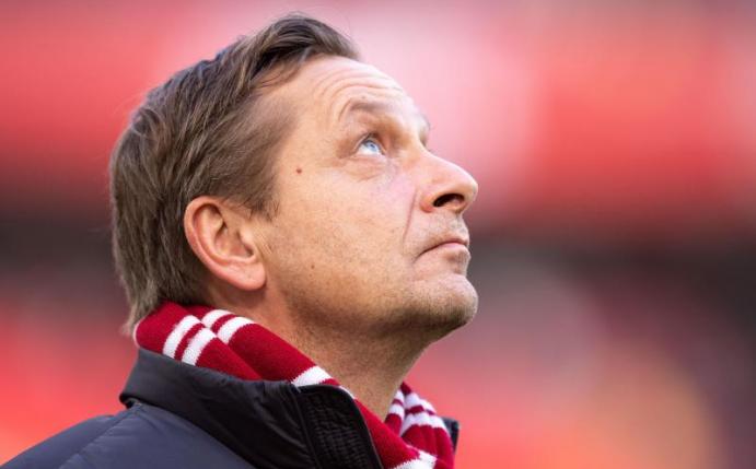 Ist gegen einen Nachholtermin während der Karnevalszeit: Kölns Sportdirektor Horst Heldt. Foto: Marius Becker/dpa