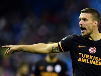 Lukas Podolski gab als Joker sein Debüt für Antalyaspor Lukas Podolski gab als Joker sein Debüt für Antalyaspor