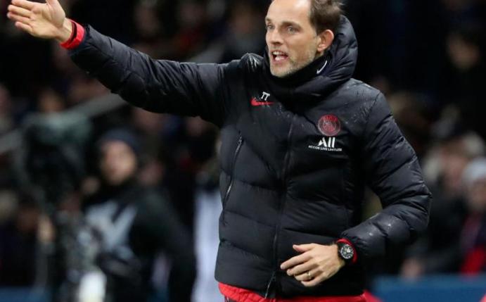 Thomas Tuchel trifft mit Paris Saint-Germain in der Champions League auf den BVB. Foto: Thibault Camus/AP/dpa