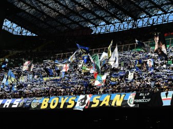 Das Mailand-Derby war mit 70.440 Zuschauern ausverkauft