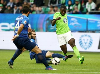 Ntep (r.) kostete 2017 noch fünf Millionen Euro