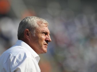 Übt Kritik an PSG-Trainer Thomas Tuchel: Luis Fernandez. Foto: Oliver Weiken/EPA/dpa