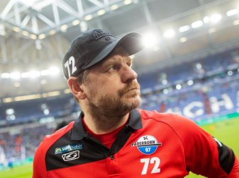 Beschäftigt sich nicht mit den Turbulenzen bei Hertha BSC: Paderborn-Coach Steffen Baumgart. Foto: Rolf Vennenbernd/dpa Beschäftigt sich nicht mit den Turbulenzen bei Hertha BSC: Paderborn-Coach Steffen Baumgart. Foto: Rolf Vennenbernd/dpa