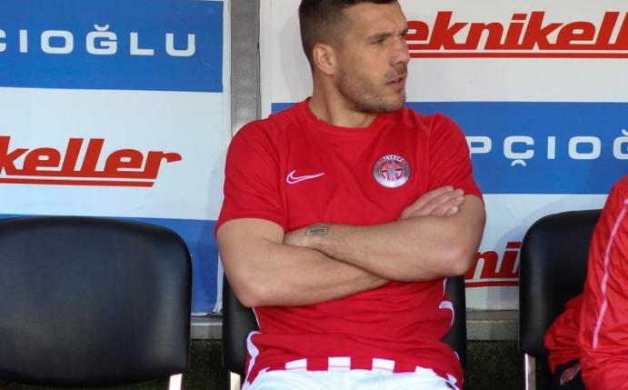 Wurde beim Pokalspiel von Antalyaspor gegen Sivasspor nicht eingewechselt: Lukas Podolski. Foto: Uncredited/AP/dpa