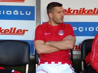 Wurde beim Pokalspiel von Antalyaspor gegen Sivasspor nicht eingewechselt: Lukas Podolski. Foto: Uncredited/AP/dpa Wurde beim Pokalspiel von Antalyaspor gegen Sivasspor nicht eingewechselt: Lukas Podolski. Foto: Uncredited/AP/dpa