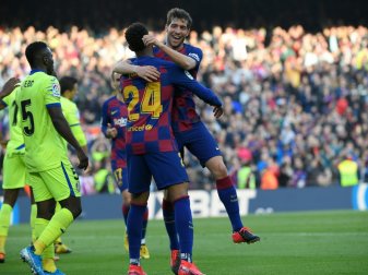 Der FC Barcelona bejubelt einen 2:1-Erfolg gegen Getafe Der FC Barcelona bejubelt einen 2:1-Erfolg gegen Getafe