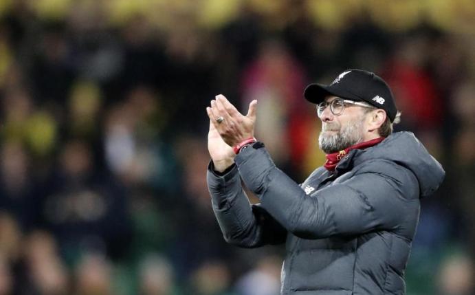 Liverpools Trainer Jürgen Klopp applaudiert seiner Mannschaft. Foto: Frank Augstein/AP/dpa