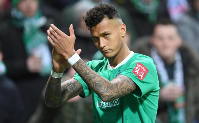 Werder-Rückkehrer Davie Selke lobt den Bremer Trainer. Foto: Carmen Jaspersen/dpa
