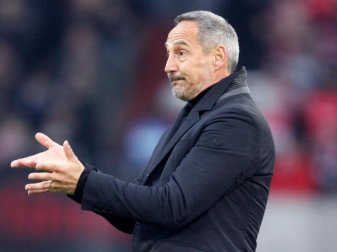 Trifft mit Frankfurt auf seinen Ex-Club RB Salzburg: Trainer Adi Hütter. Foto: Roland Weihrauch/dpa Trifft mit Frankfurt auf seinen Ex-Club RB Salzburg: Trainer Adi Hütter. Foto: Roland Weihrauch/dpa