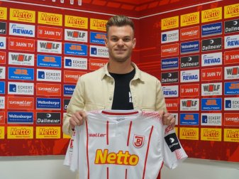 Benedikt Saller spielt seit 2016 für Jahn Regensburg Benedikt Saller spielt seit 2016 für Jahn Regensburg