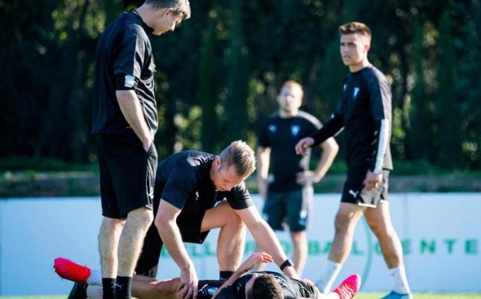 Ex-Bundesliga-Profi Jon Dahl Tomasson (l) ist Trainer von Malmö FF. Foto: Ludvig Thunman/Bildbyran via ZUMA Press/dpa