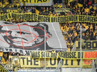 Folgenschwer: BVB-Fans verunglimpfen Hoffenheim-Mäzen Dietmar Hopp. Foto: Uwe Anspach/dpa Folgenschwer: BVB-Fans verunglimpfen Hoffenheim-Mäzen Dietmar Hopp. Foto: Uwe Anspach/dpa